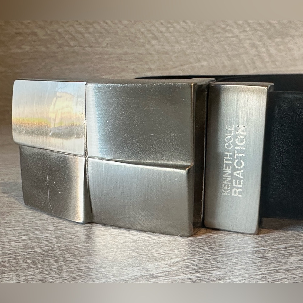 Kenneth Cole Reaction 42” Black Leather Belt - Picture 2 of 6
